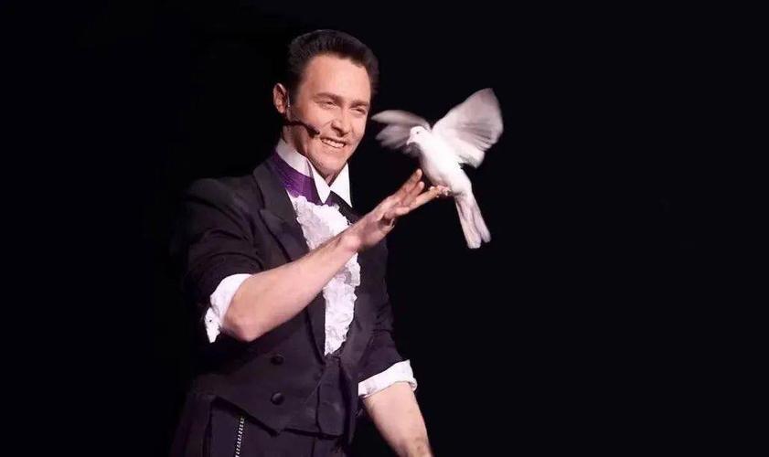 魔游记|第28期 优雅帅气为什么会用来形容魔术师?_表演