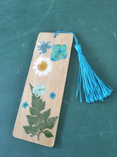 八一小学开展〔我读书,我快乐!]书签设计活动优秀作品展