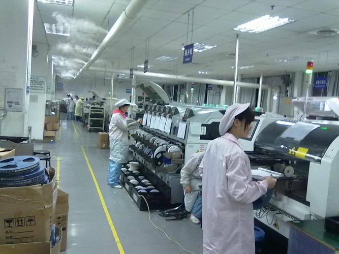 创锋宇smt车间专用加湿机为smt车间提供专业加湿,为在其中工作的员工