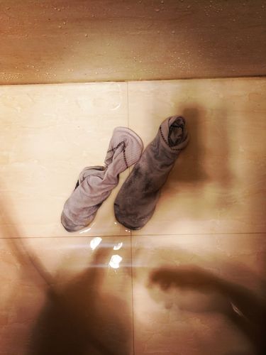 一双非正常清洗的白袜