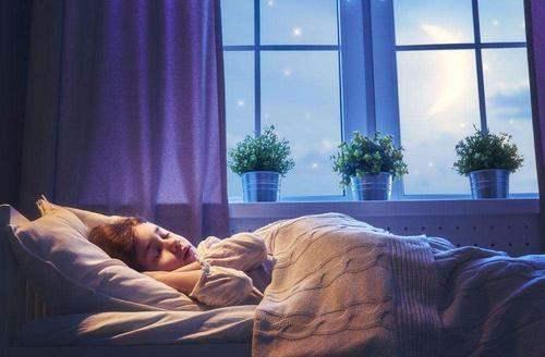 孩子晚上开灯睡觉好不好?可能造成这三个危害,家长别