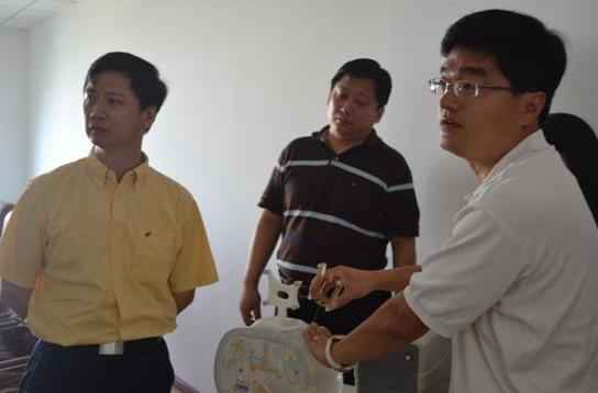 中关村管委会杨建华主任等参观新博医疗