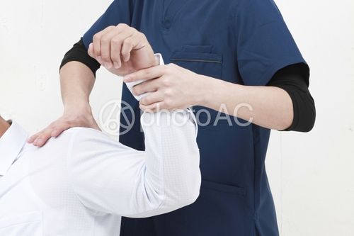 照片素材(图片): 按摩/僵硬的肩膀