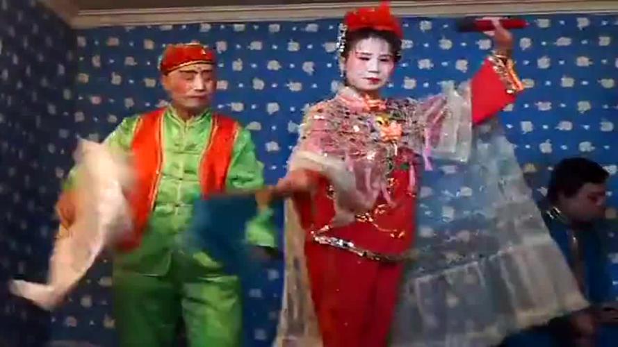 孙文学,李桂艳,老艺人的唱腔满腔满调 为您推荐: 传统二人转小帽《绣