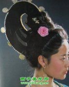 满族旗头发型图片 旗头怎么梳