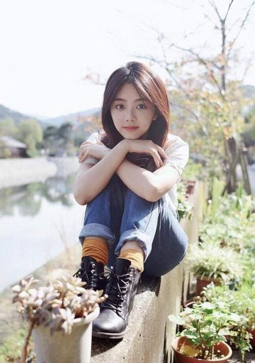 15岁就出道的谭松韵默默耕耘十年 爆火时已奔三欲哭无