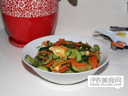 黄瓜胡萝卜炒鸡蛋