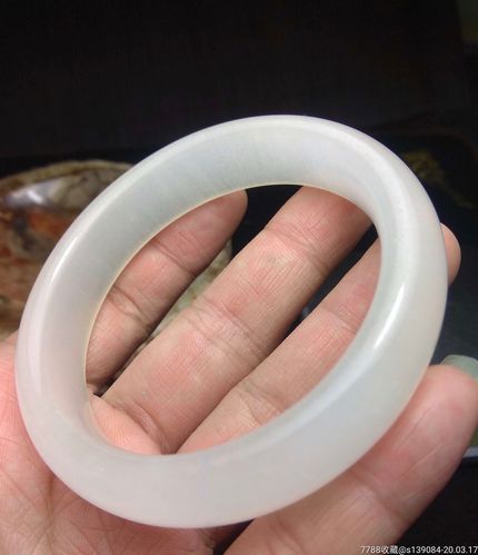 新疆金丝玉白玉大手镯,纯天然