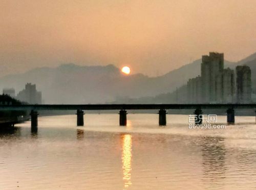 夕阳下的沙溪河