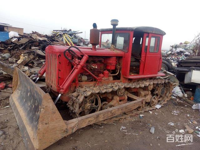 老式东方红推土机