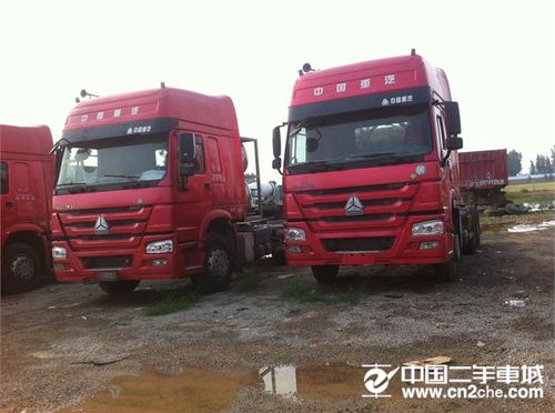【济宁】中国重汽 豪沃 a7 牵引车 重卡 420马力 6x4 前四后六 价格