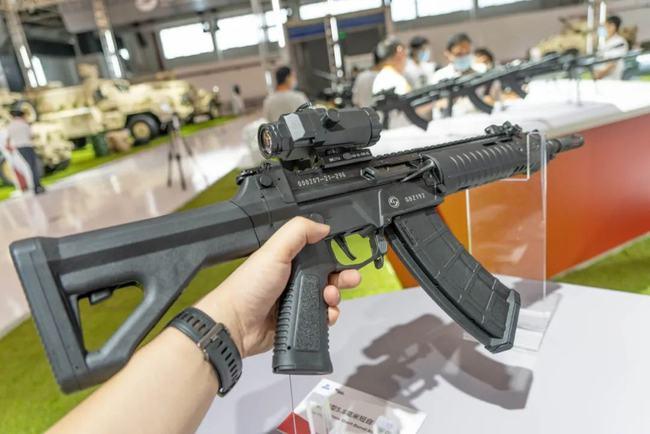 中国新轻武器名字全部曝光为什么不像95步枪一样命名了丨轻武专栏