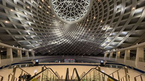 北方最美高铁站全站位于地下天津滨海站秩序感极强