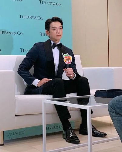 网友:男神又帅了!