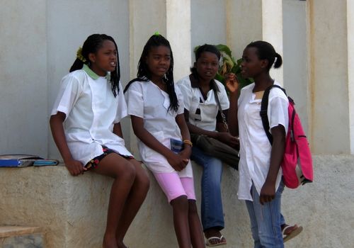 美丽的安哥拉少女(组图)