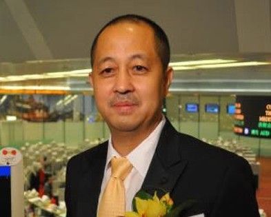 曾操作收购悍马未果李炎51岁,又名索郎多吉,四川自贡人,四川华通投资