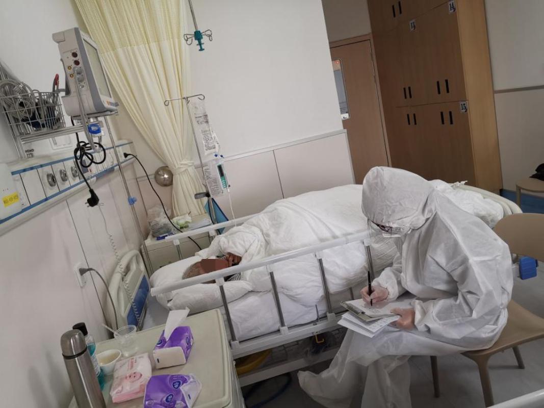 上海金山公证员走进新冠定点医院,为非新冠患者办理公证