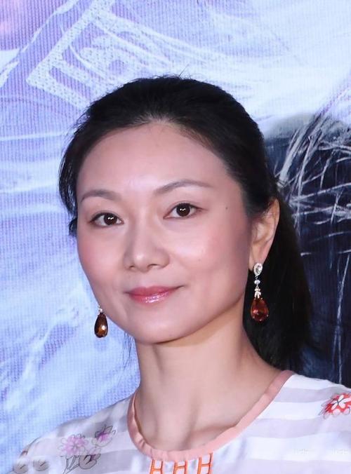 陈婷:19岁为张艺谋辍学,未婚生下3个孩子,她如今怎么样了?