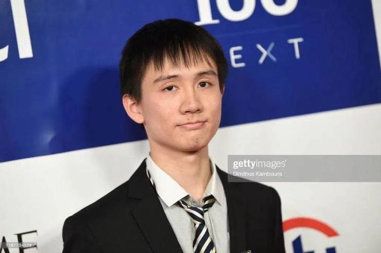 "天才少年"曹原又发论文了!25岁5篇nature