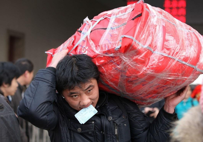临近过年,农民工返乡要小心这3种骗局,可能有不少人被骗过