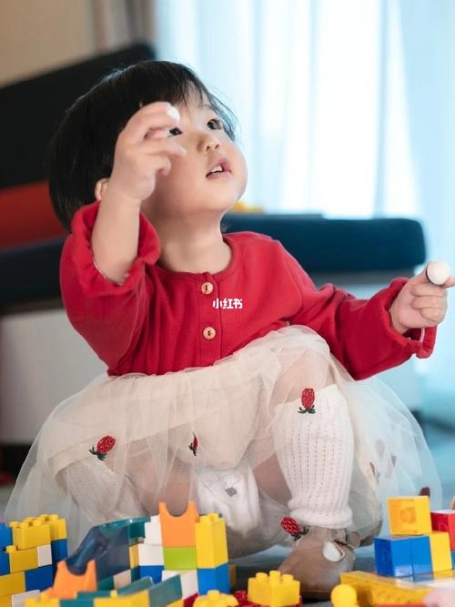 心儿宝贝这大长腿!麻麻太会给心儿穿搭了_穿搭_大长腿