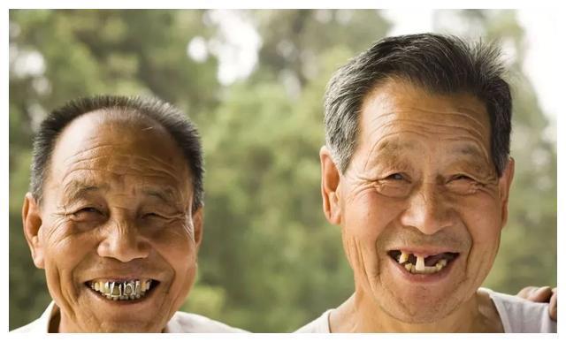 老年人多大岁数开始掉牙掉牙后该注意哪些问题