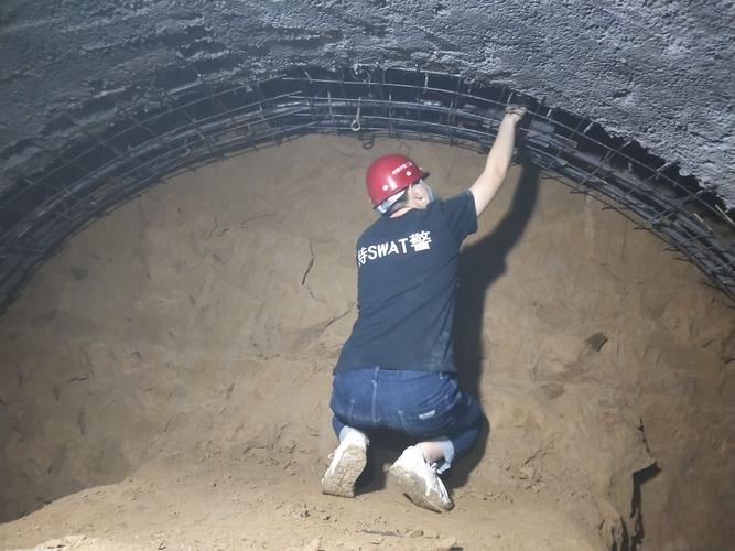 图十 1号竖井导洞马头门小导管超前注浆