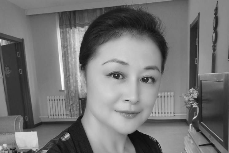 葛珊珊哭送于月仙之后,改换名字宣传节目,接受林更新"