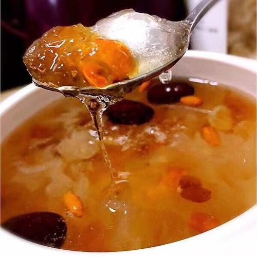 【桃胶养颜糖水】