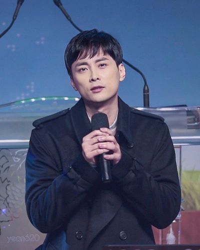闵京勋为什么叫爱子,爱疯,他现任女友南浩静资料