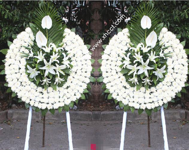 参加葬礼带什么花好?