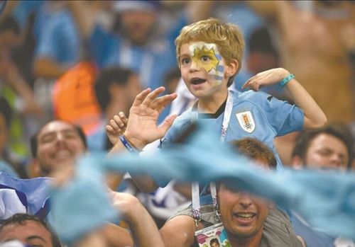 小球迷世界杯上的一瞬