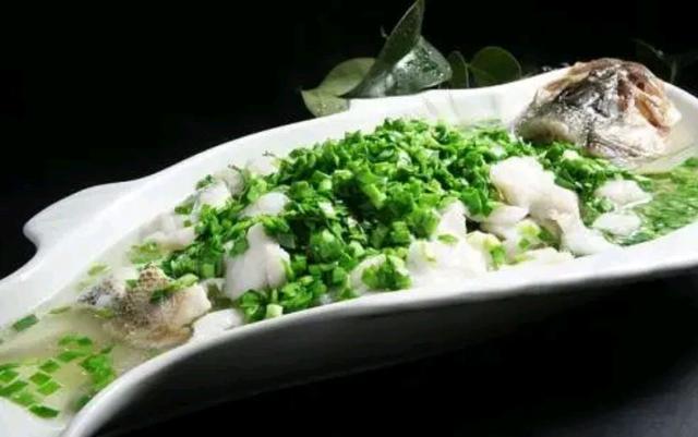 美食推荐:葱椒鱼花,紫苏黄瓜炒肉,宫保鱿鱼,啤酒牛腩煲