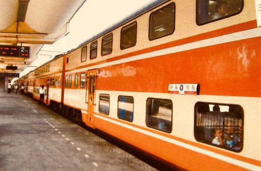 ="5567535">旅客列车 /a> /b>根据用途的不同,主要有如下几种:硬座车