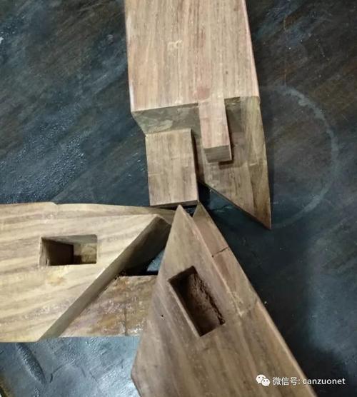 快住手,传统榫卯手工艺快被玩坏了,再说消费者买红木家具须谨慎