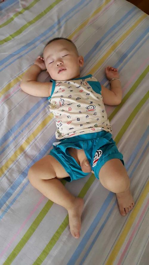 有儿子的宝妈看过来!你们的儿子鸡鸡小吗?