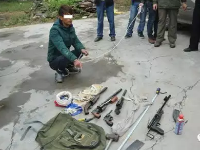 廉江抢劫案嫌疑人被抓