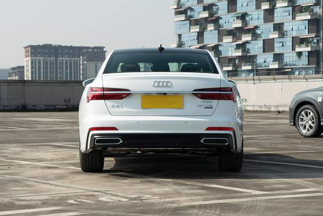 22款奥迪a6l降价大气高档事业杠杠的