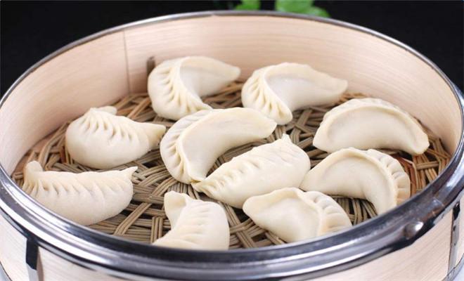  p>龙凤饺子是一道中国民间传统家庭美食,由 a target="_blank" href=