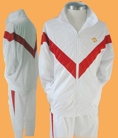 谁有厦门市松柏中学 校服的照片