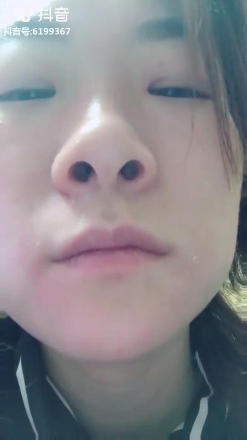 鼻孔大而且外漏的人