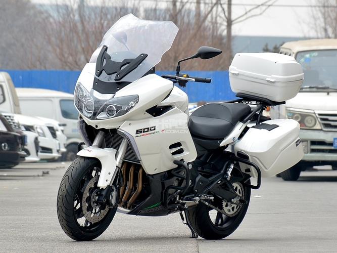 钱江贝纳利街跑车2017款黄龙600至尊巡航版