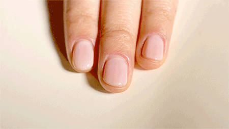 手指甲上诞生可爱的粉色天鹅