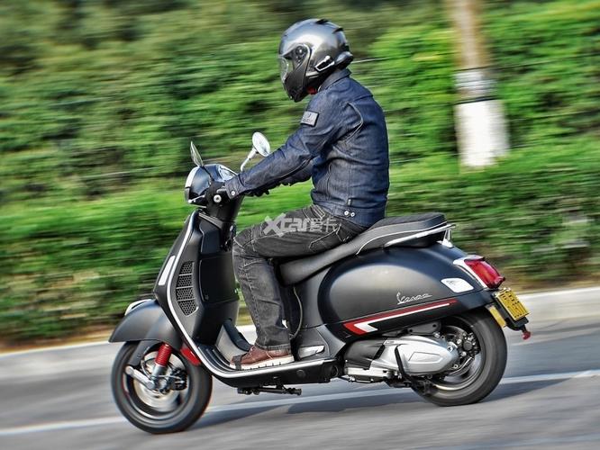 史上最强铁壳羊 试驾vespa gts 300 hpe