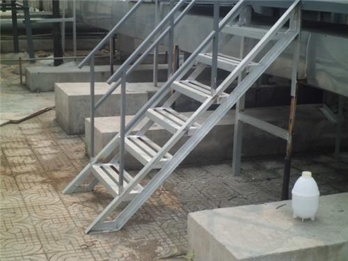北京楼梯制作 钢结构楼梯 现浇楼梯