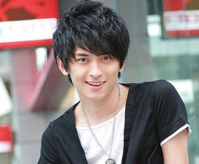 男士纹理烫发型凌乱有型的纹理烫时尚大气有气质