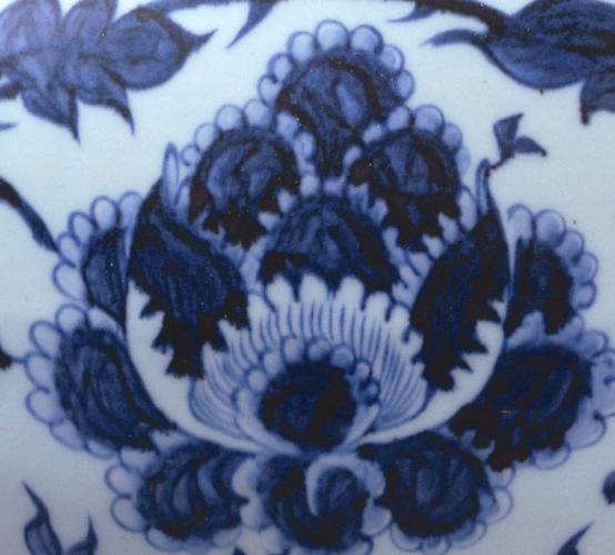 [转载]故宫博物院古代陶瓷精选——元代景德镇窑青花缠枝牡丹纹罐