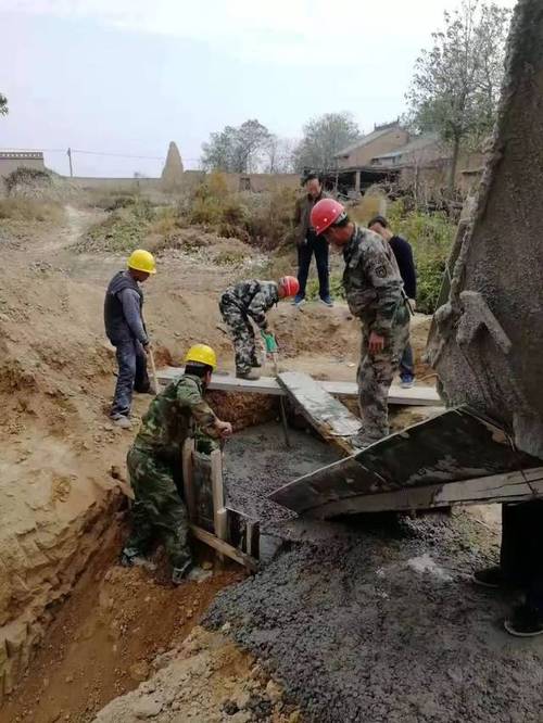 为了缩短停水时间,尽早实施混凝土镇墩浇筑,留足混凝土的初凝时间