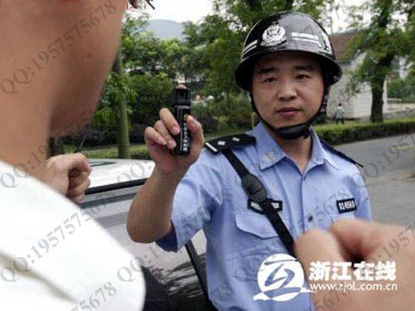police防暴喷雾器催泪喷射器110ml买二送一