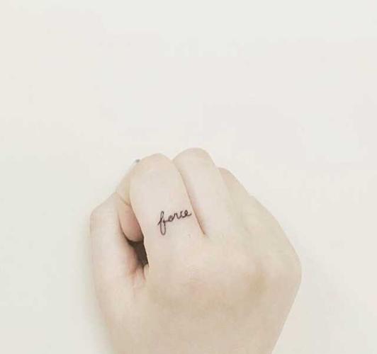 求一些好看的手指纹身图案?